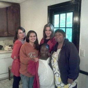 Meet your Posher, Lenora